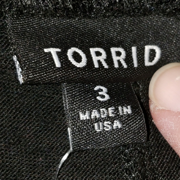 Torrid NWT Black Lace Wrap Skirt, size 3 - Picture 5 of 6